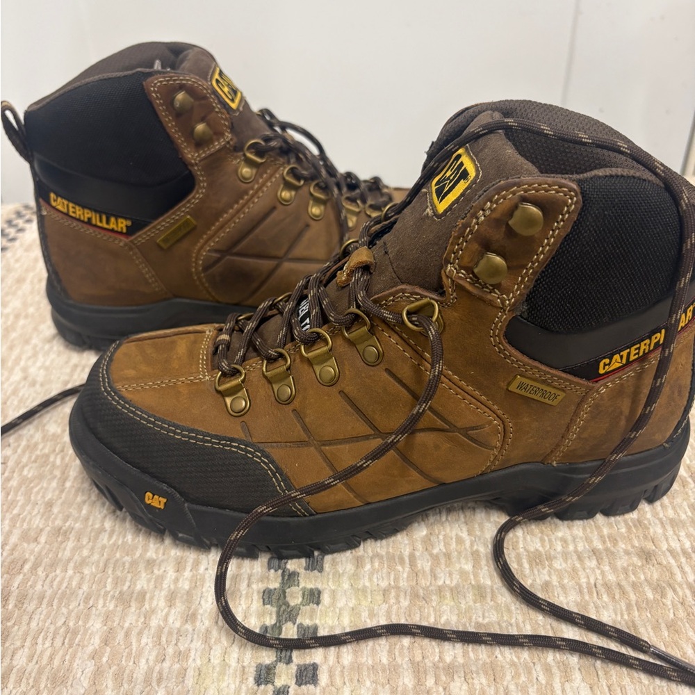 Caterpillar Men's Sz 9 Steel Toe boot